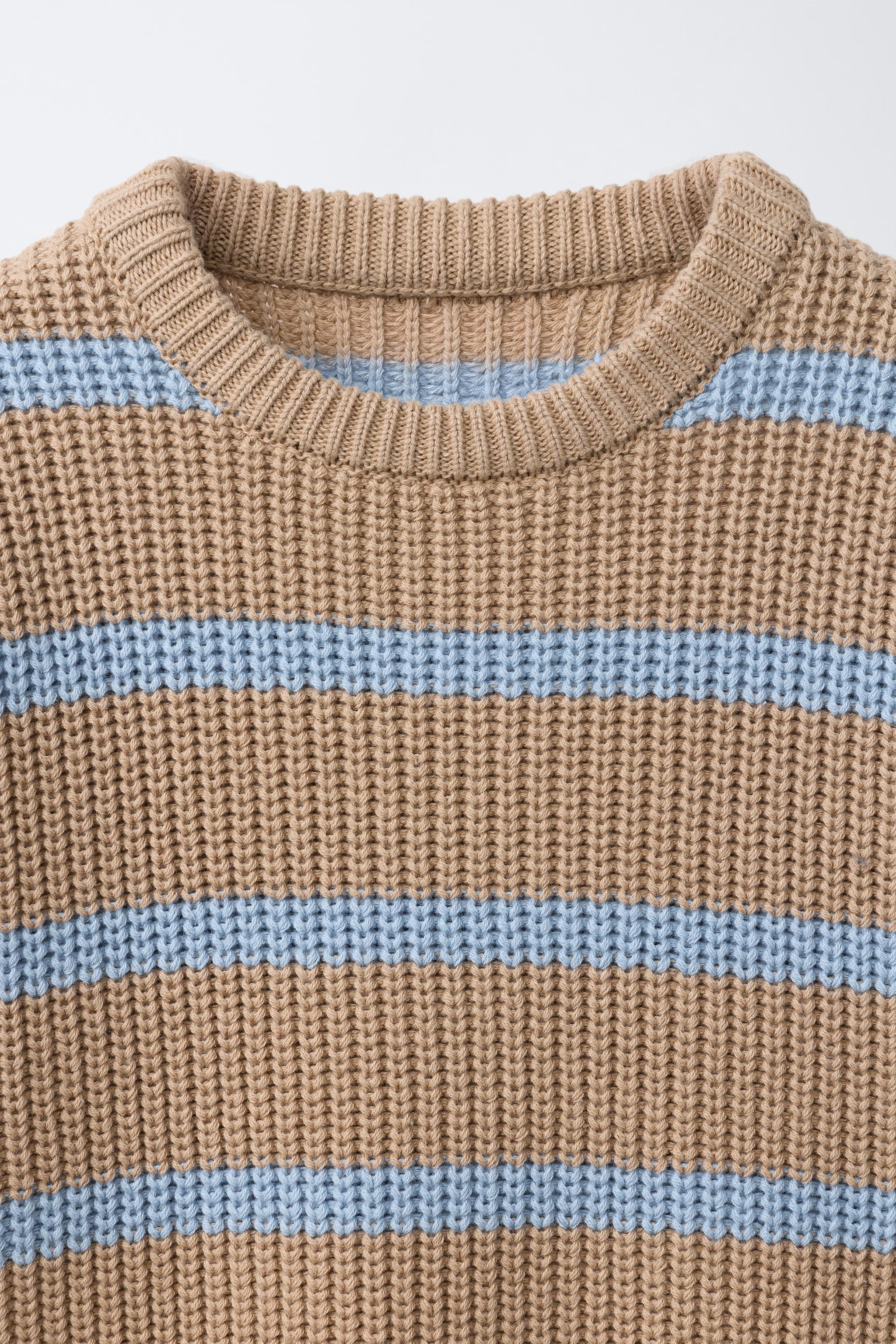 PULL EN MAILLE À RAYURES